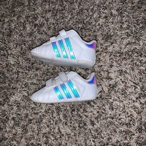 Baby Adidas Superstar sneakers with iridescent details in Size 2K!